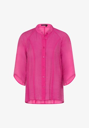 Helles pinkfarbenes halbtransparentes Bluse mit Stehkragen, Knöpfen vorne und dreiviertellangen Ärmeln, tailliert mit dezenten vertikalen Nähten.