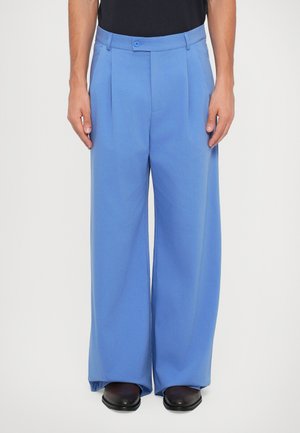 ULTRA WIDE LEG PLEATED PANT - Kelnės - blue
