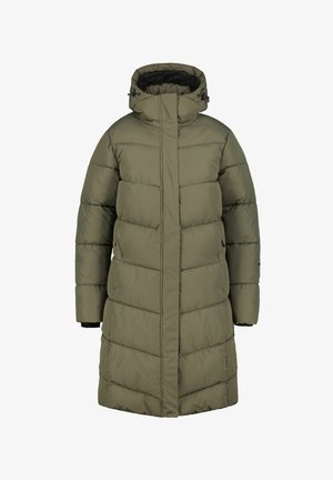 Abrigo largo acolchado en verde oliva, con un alto cuello, cierre frontal de cremallera y diseño acolchado con secciones horizontales. Tejido texturizado.