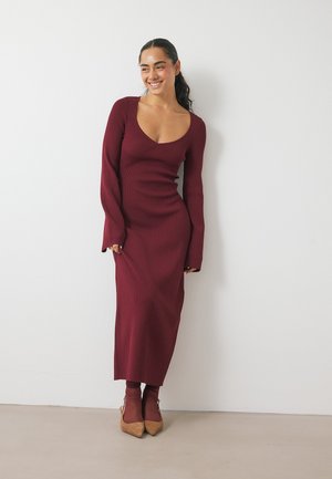 TRUMPET SLEEVE - Robe pull - bordeaux