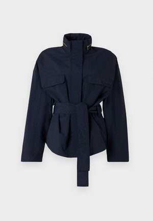 Marinefarbener Gürteljacke aus glattem Stoff, mit zwei Brusttaschen, hohem Kragen und lockerem Schnitt mit tailliertem Design.