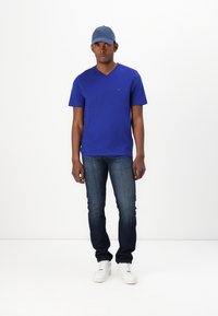 Thumbnail Image 2