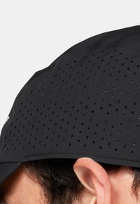 On LIGHTWEIGHT  - Cap - black