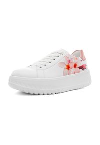 Sneaker bianche con suola piatta testurizzata, che presenta un design floreale rosa sul lato e accenti rosa abbinati sul tallone.