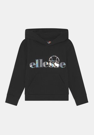 Sweat à capuche noir avec une poche avant, arborant un logo réfléchissant "ellesse" en argent. Fabriqué en tissu doux avec des poignets et un ourlet côtelés.