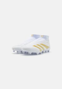 adidas Performance PREDATOR LEAGUE LACELESS FG - Botines de fútbol para terreno firme - footwear white/gold metallic
