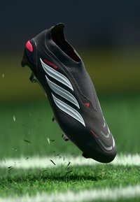 Επιλέχθηκε, core black/footwear white/lucid red