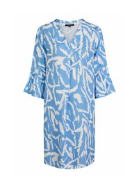 Helles blaues Kleid mit einem weißen abstrakten Muster, V-Ausschnitt und kurzen Rüschensäumen. Hergestellt aus einem strukturierten Stoff mit lockerer Passform.