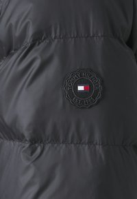 Tommy Hilfiger COLLARLESS JACKET - Jakna ispunjena paperjem - black
