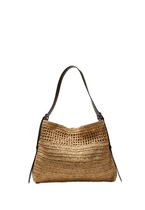 Geflochtene Strohtasche mit schwarzem verstellbarem Lederriemen, rechteckiger Form und offenem Flechtdetail nahe dem oberen Rand.