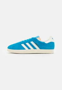 adidas Originals GAZELLE - Sapatilhas - bold aqua/off-white/cream white