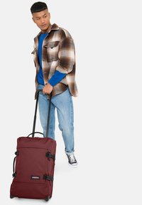 Eastpak TRANVERZ M - Trolley - brisk burgundy
