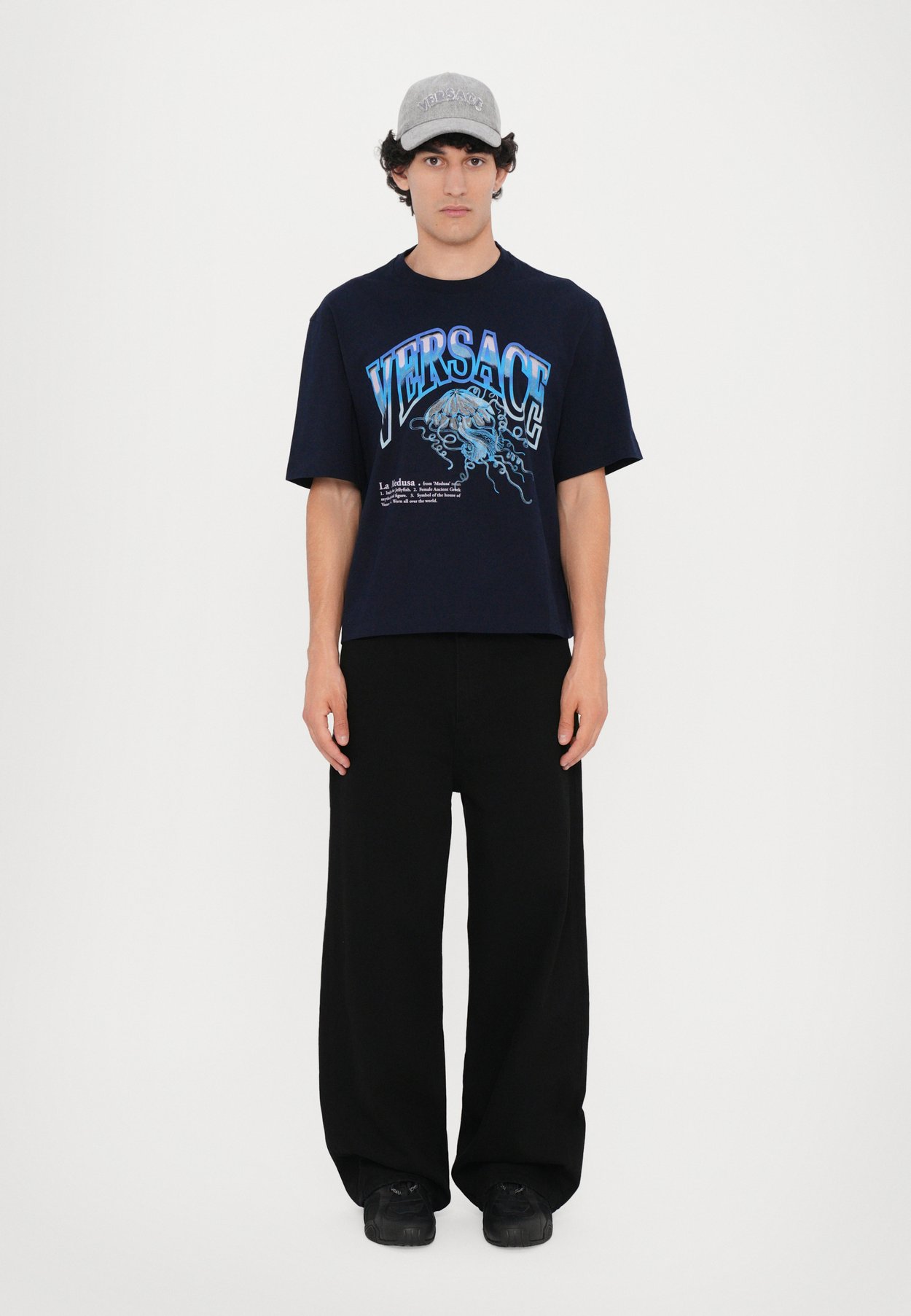Versace Medusa Varsity Print Camiseta - Navy Blue — vista 2