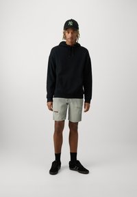 Only & Sons ONSEDGE  - Farmer rövidnadrágok - light grey denim