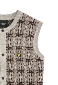 Gilet grigio senza maniche con un motivo geometrico marrone, dotato di scollatura rotonda, chiusura a bottoni e un piccolo logo giallo sul frontale.