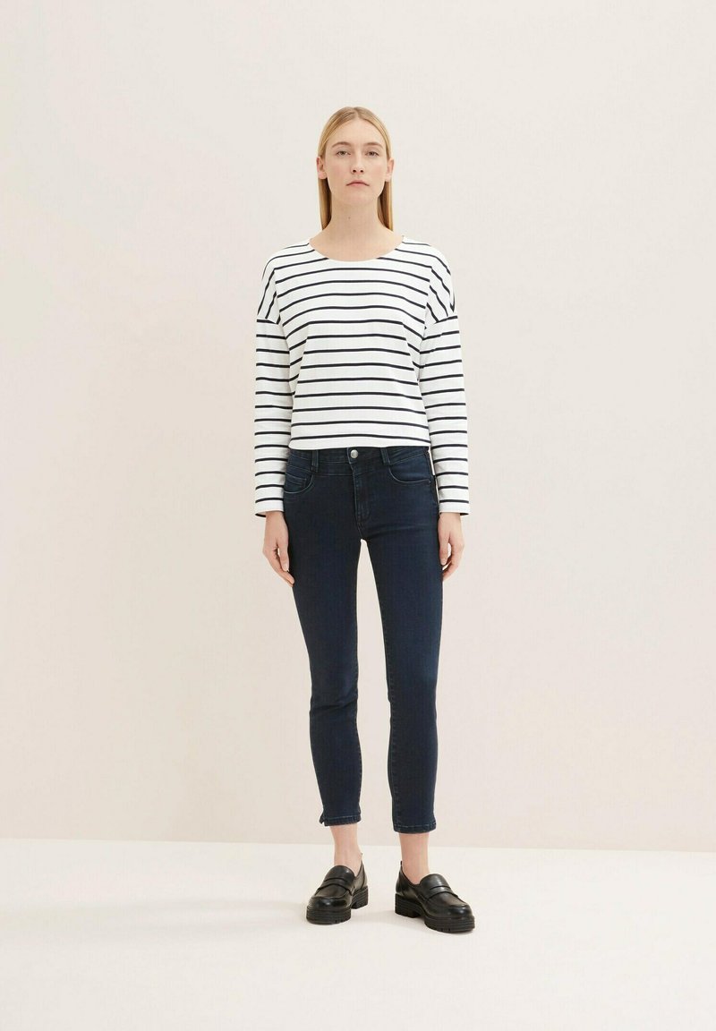 Blugi slim fit