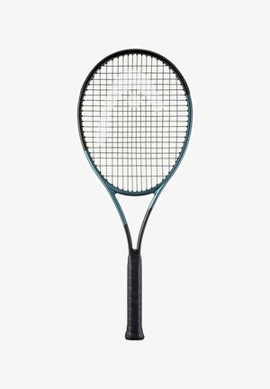 Raquette de tennis avec une tête ovale, des cordes noires et un cadre teal. La prise est texturée et noire, conçue pour la performance et le contrôle.
