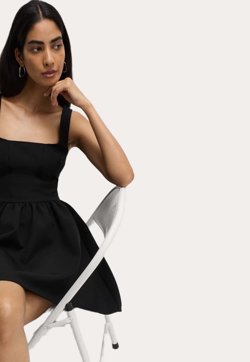 Robe Courte Marks And Spencer Femme - Fit & Flare Noire, Taille 10, Col Rond Zip (occasion Parfait état)