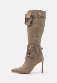 Topánky na vysokom opätku - khaki