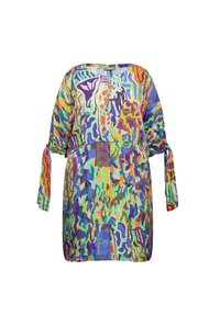 Monivärinen löysä mekko, jossa on eloisat abstraktit kuviot, venepäänti ja nauhakiinnitykset hihoissa, valmistettu kevyestä kankaasta.