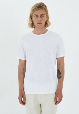 Nowadays Basic T-shirt - bright white