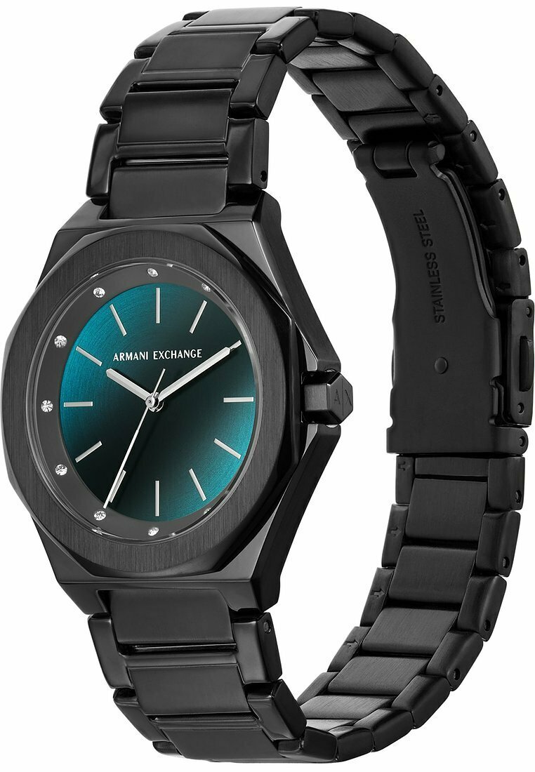 Reloj de acero inoxidable negro con una caja octagonal, esfera en degradado en tonos verde azulado, marcadores de hora plateados y una correa estilo pulsera.