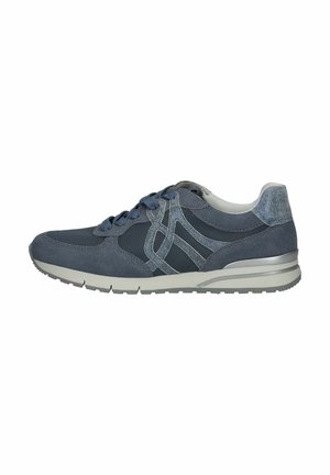 Baskets pour hommes en mélange de suède bleu foncé et de mesh, avec un design à lacets et une semelle en caoutchouc grise contrastante avec des accents texturés.