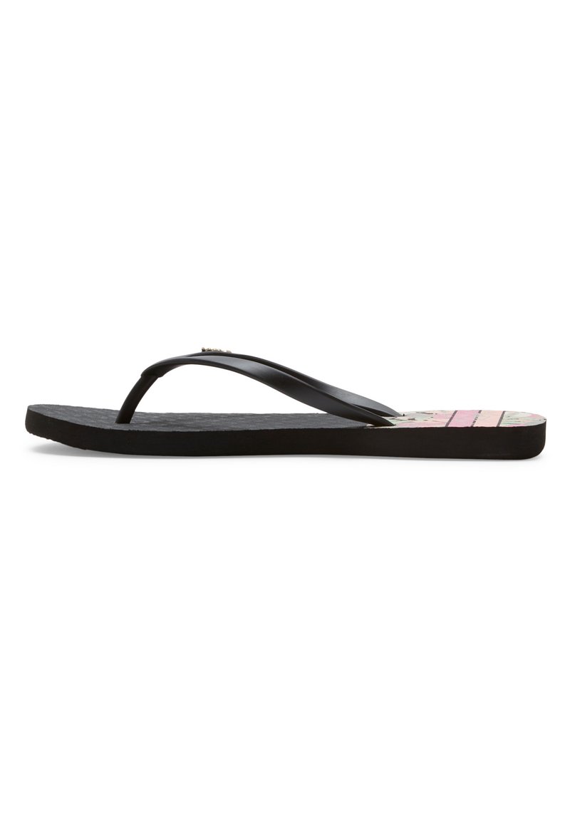 Sorte flip-flop med teksturert såle, buede stropper og en mønstret såle med rosa og grønne accenter.