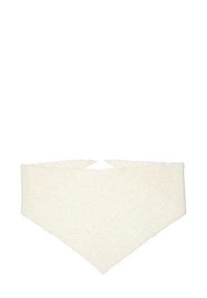 Biały trójkątny szalik na szyję wykonany z miękkiego, teksturowanego materiału, charakteryzujący się prostym wzornictwem bez widocznych zapięć czy ozdób.