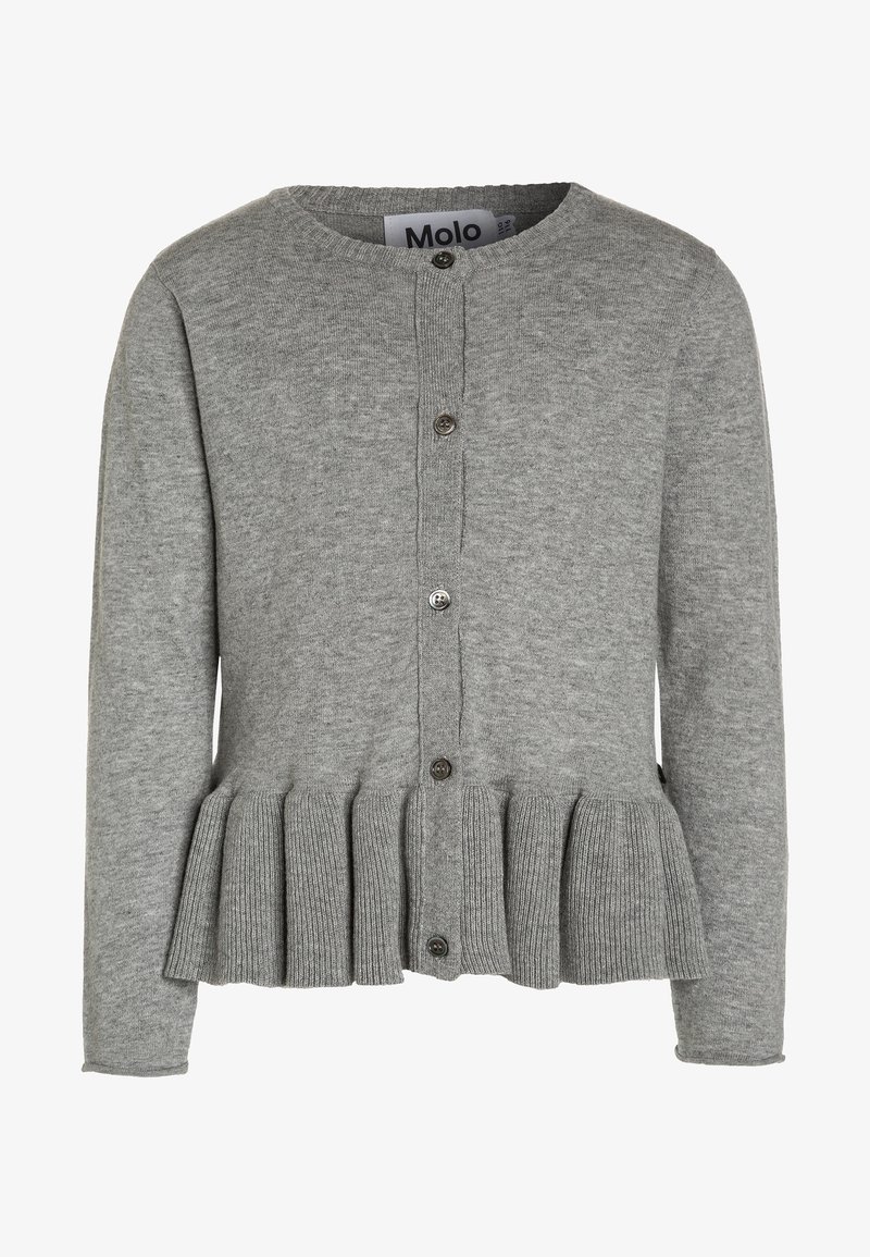 Szary sweter robiony na drutach z długimi rękawami, guzikami z przodu, okrągłym dekoltem i detalem w postaci plisowanej falbany na dolnej krawędzi.