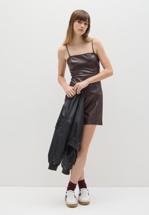 Vestido informal - claret red