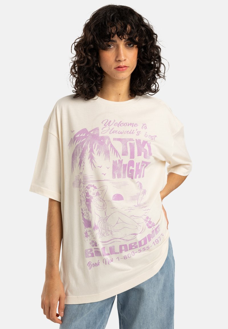 T-shirt oversize color crema con una stampa grafica viola raffigurante palme e una sirena, con maniche corte e una vestibilità rilassata.