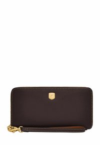 Portefeuille en cuir brun avec une texture lisse, quincaillerie dorée et couture contrastante ; inclut une bandoulière et un logo en relief.