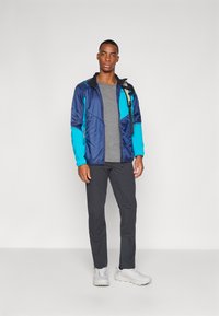 Berghaus RIDGE ROAMER - Hlače za otvoreno - black