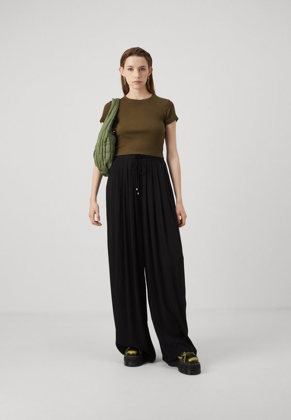 ONLCHIARA PANTS - Trousers4