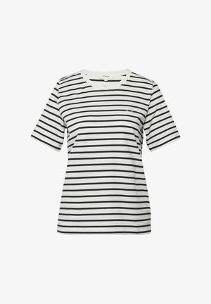 Valge lühikeste varrukatega T-särk mustade horisontaalsete triipudega ja väikese tikitud logoga vasakul rinnal.