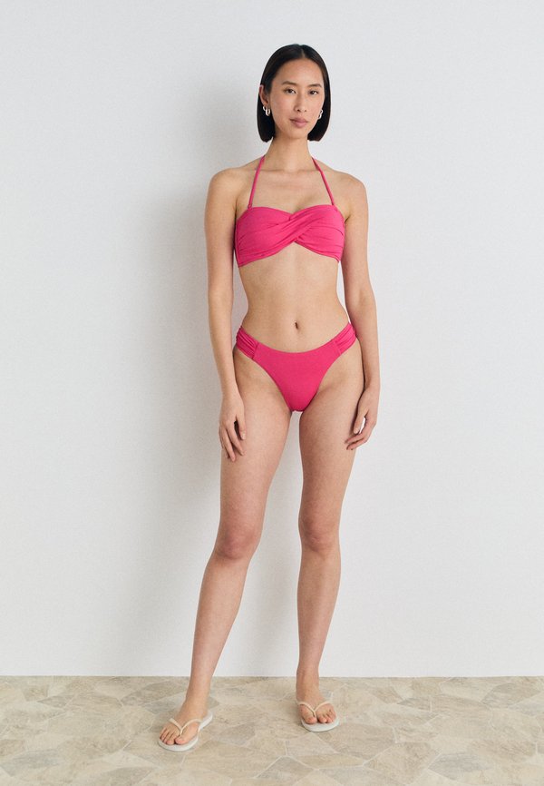 COLLECTIVE TWIST BANDEAU - Bikini top - raspberry3