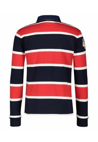 Langarm-Polohemd mit horizontalen Streifen in Marineblau, Rot und Weiß, ausgestattet mit einem klassischen Kragen und gerippten Bündchen, sowie einer goldenen Nummer "4" auf dem Ärmel.