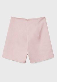 Pantalones cortos ajustados de color rosa claro con una textura suave, que presentan una cintura de altura media, cierre de cremallera oculto y líneas limpias.