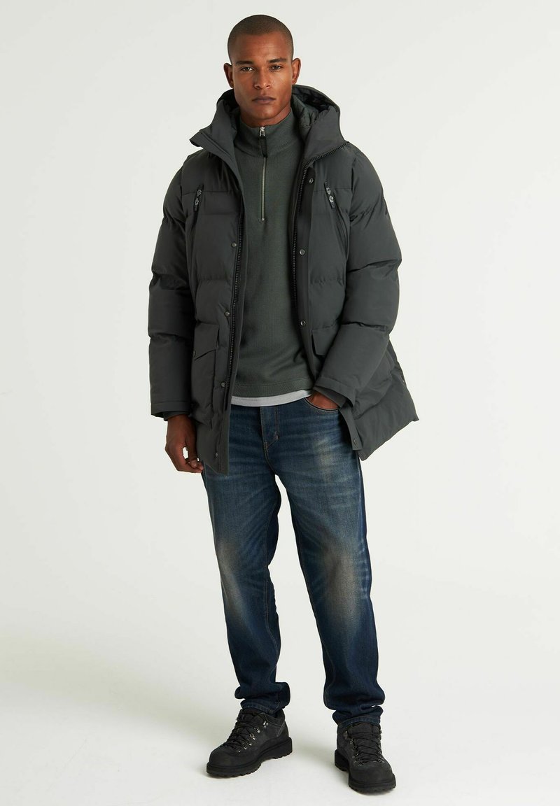 CHASIN’ Wintermantel donkergroen