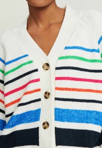 Next STRIPE THROUGH REGULAR FIT - Adīta jaka - white rainbow