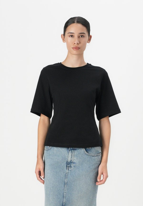 FITTED TEE - Basic T-shirt