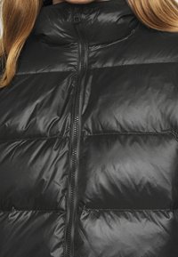 EA7 Emporio Armani Untuvatakki - black