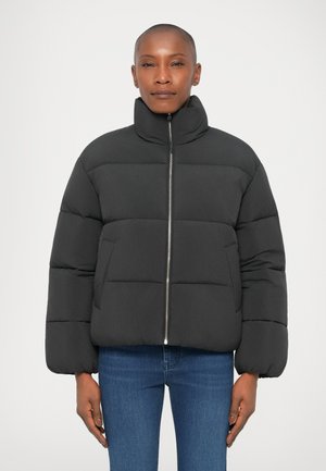 CROPPED PUFFER JACKET - Jachetă de iarnă - black