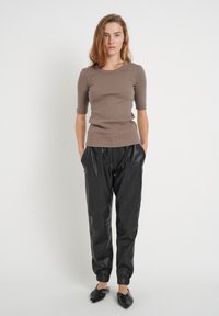 InWear Navadna majica - sandy grey