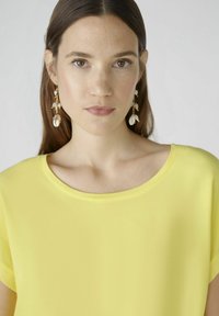 Oui AYANO - T-Shirt basic - yellow