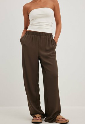 NA-KD, RELAXTE MIT MITTELHOHER TAILLE - Nohavice - brown