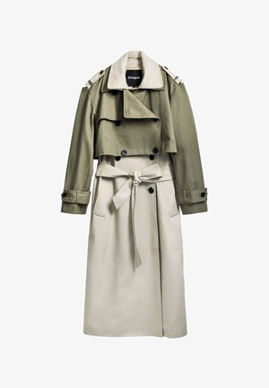 Trench coat khaki și bej, cu un design cu guler dublu, curea, strat superior scurt și epauleți. Fabricat dintr-un material neted.