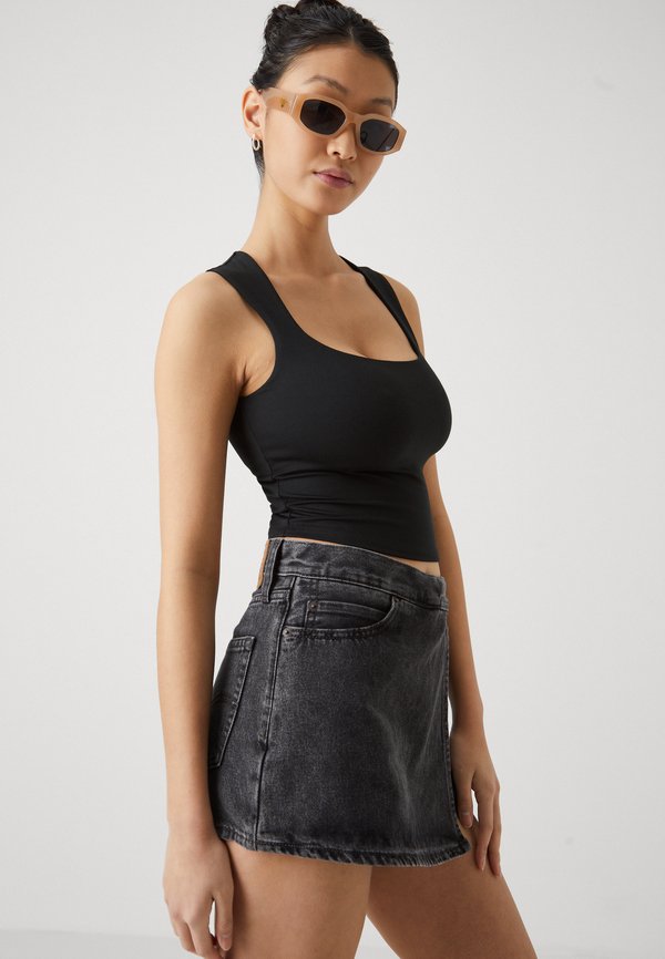 Soft Stretch Seamless Fabric Open Back Top - Top3