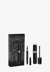 Kit d'intensité pour les yeux NABLA comprenant trois produits cosmétiques noirs : eyeliner liquide, mascara et crayon eyeliner, tous dans un emballage noir élégant.